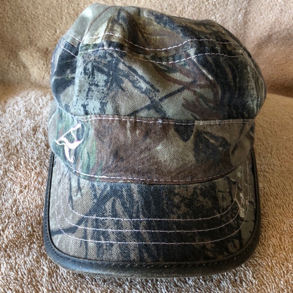 short brimmed bowhunters hat